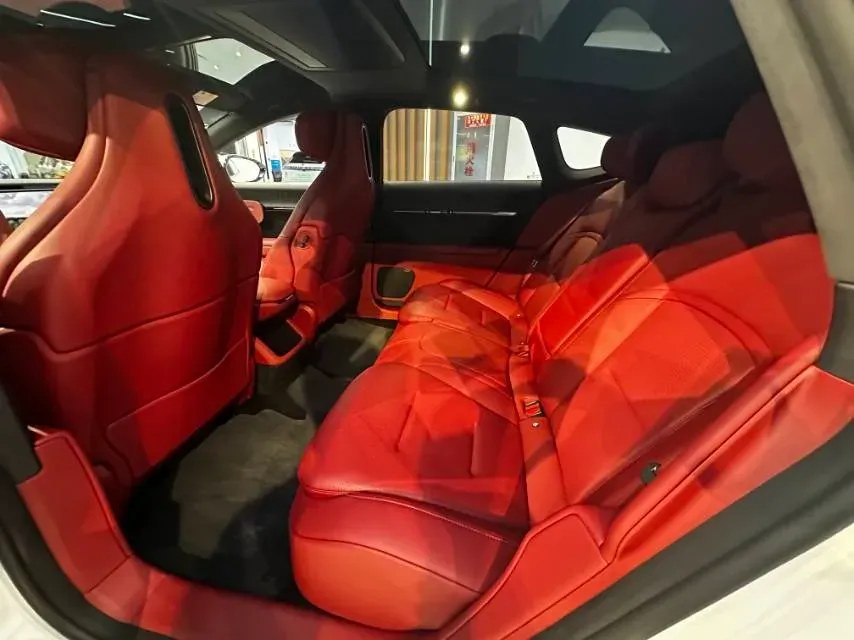 2025 Avatr 12 1.5T 156HP L4 REEV,autocango,china used car exporter,china ev exporter,chinese used car exporter,chinese used ev exporter