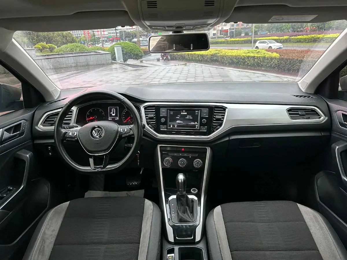 2020 Volkswagen T-Roc 1.4T 131HP L4 7DCT,autocango,china used car exporter,china ev exporter,chinese used car exporter,chinese used ev exporter