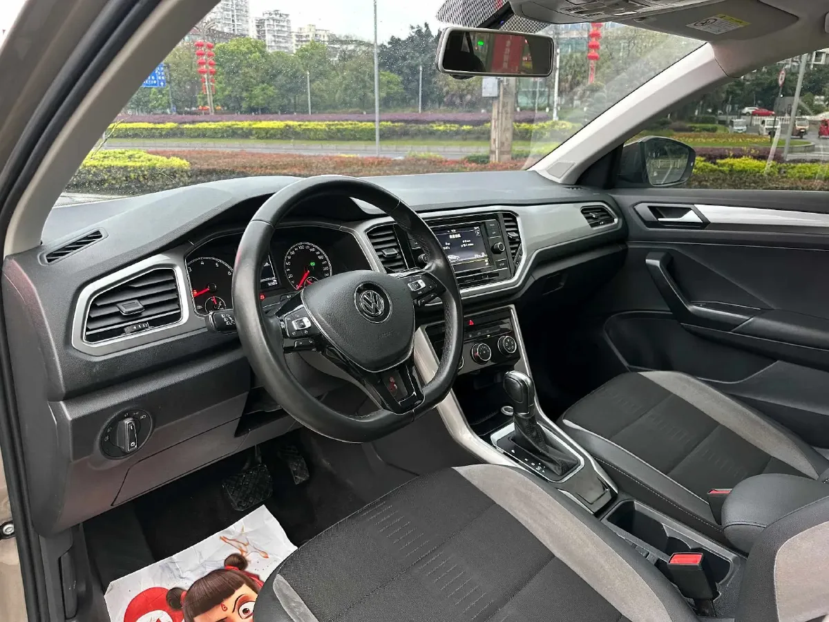 2020 Volkswagen T-Roc 1.4T 131HP L4 7DCT,autocango,china used car exporter,china ev exporter,chinese used car exporter,chinese used ev exporter