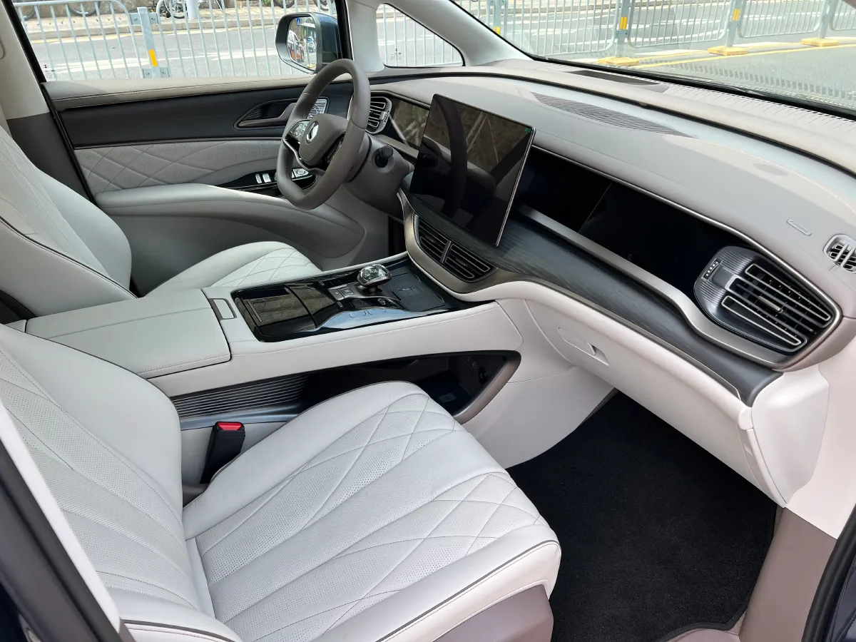 2022 Mercedes-Benz GLC Class 2.0T 197HP L4 9AT,autocango,china used car exporter,china ev exporter,chinese used car exporter,chinese used ev exporter