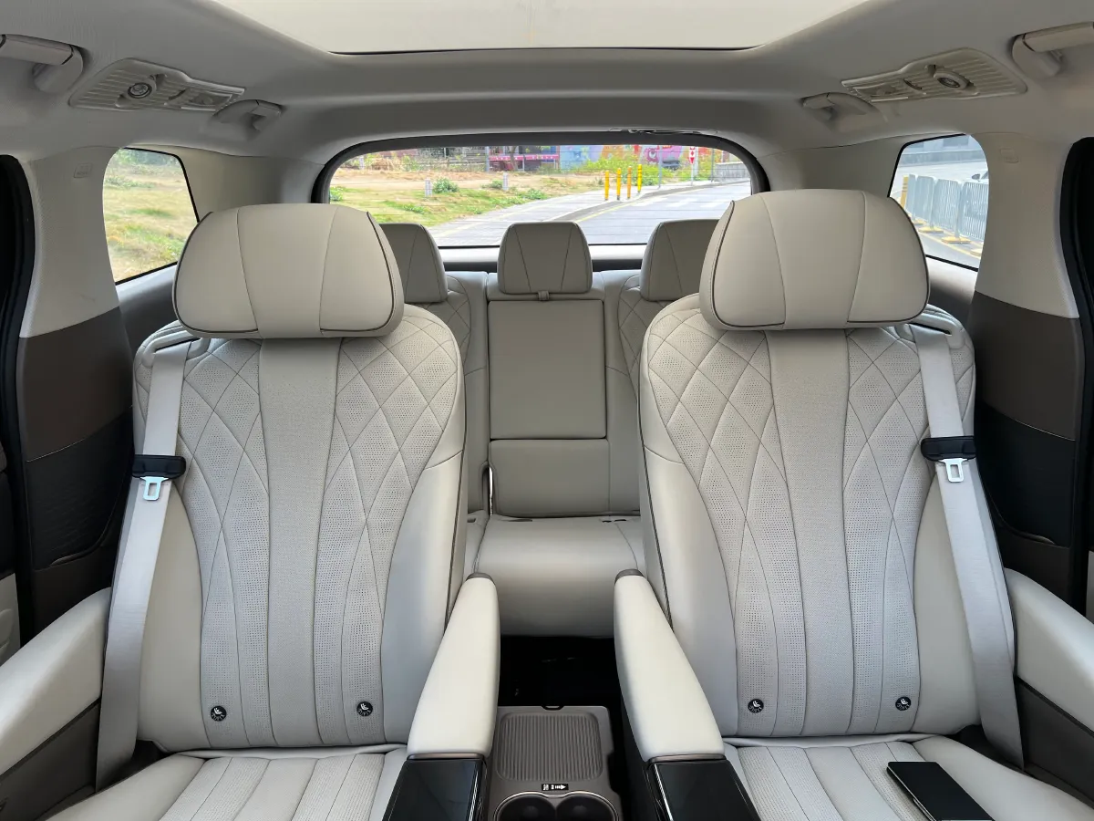 2022 Mercedes-Benz GLC Class 2.0T 197HP L4 9AT,autocango,china used car exporter,china ev exporter,chinese used car exporter,chinese used ev exporter