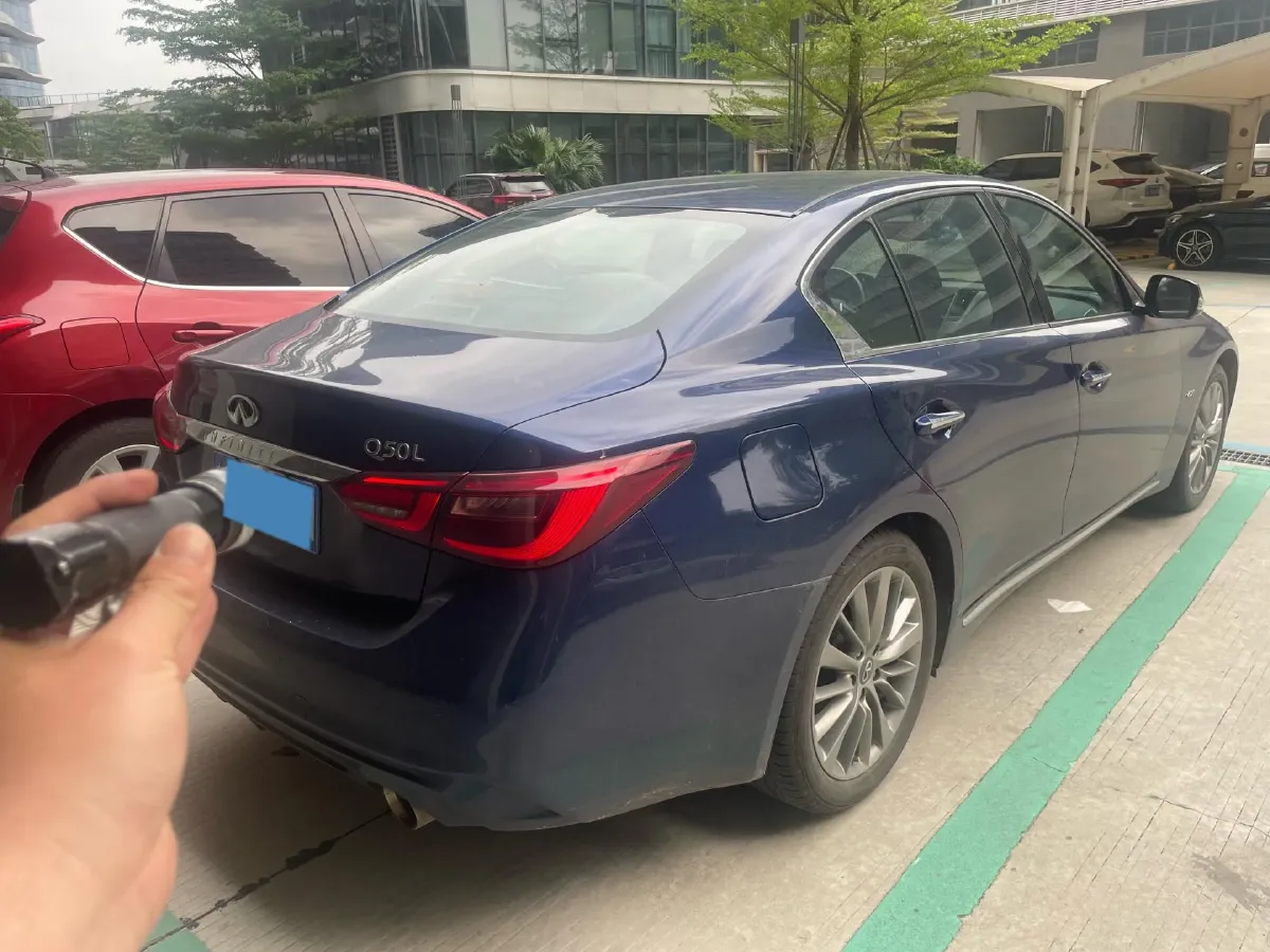 2018 Jeep Grand Commander 2.0T 265HP L4 9AT,autocango,china used car exporter,china ev exporter,chinese used car exporter,chinese used ev exporter