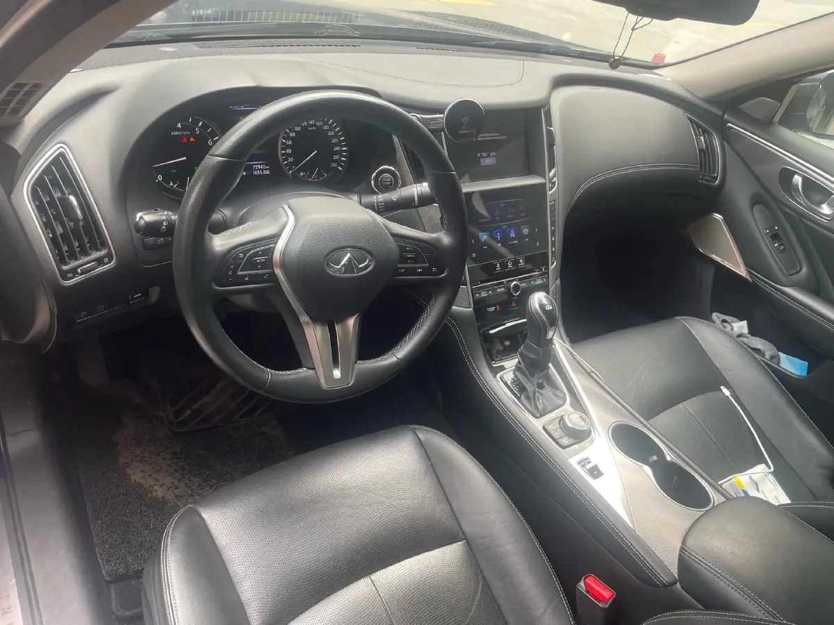 2018 Jeep Grand Commander 2.0T 265HP L4 9AT,autocango,china used car exporter,china ev exporter,chinese used car exporter,chinese used ev exporter