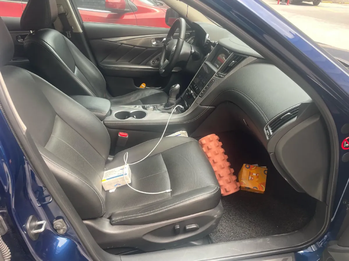 2018 Jeep Grand Commander 2.0T 265HP L4 9AT,autocango,china used car exporter,china ev exporter,chinese used car exporter,chinese used ev exporter