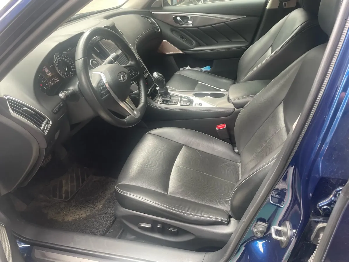 2018 Jeep Grand Commander 2.0T 265HP L4 9AT,autocango,china used car exporter,china ev exporter,chinese used car exporter,chinese used ev exporter