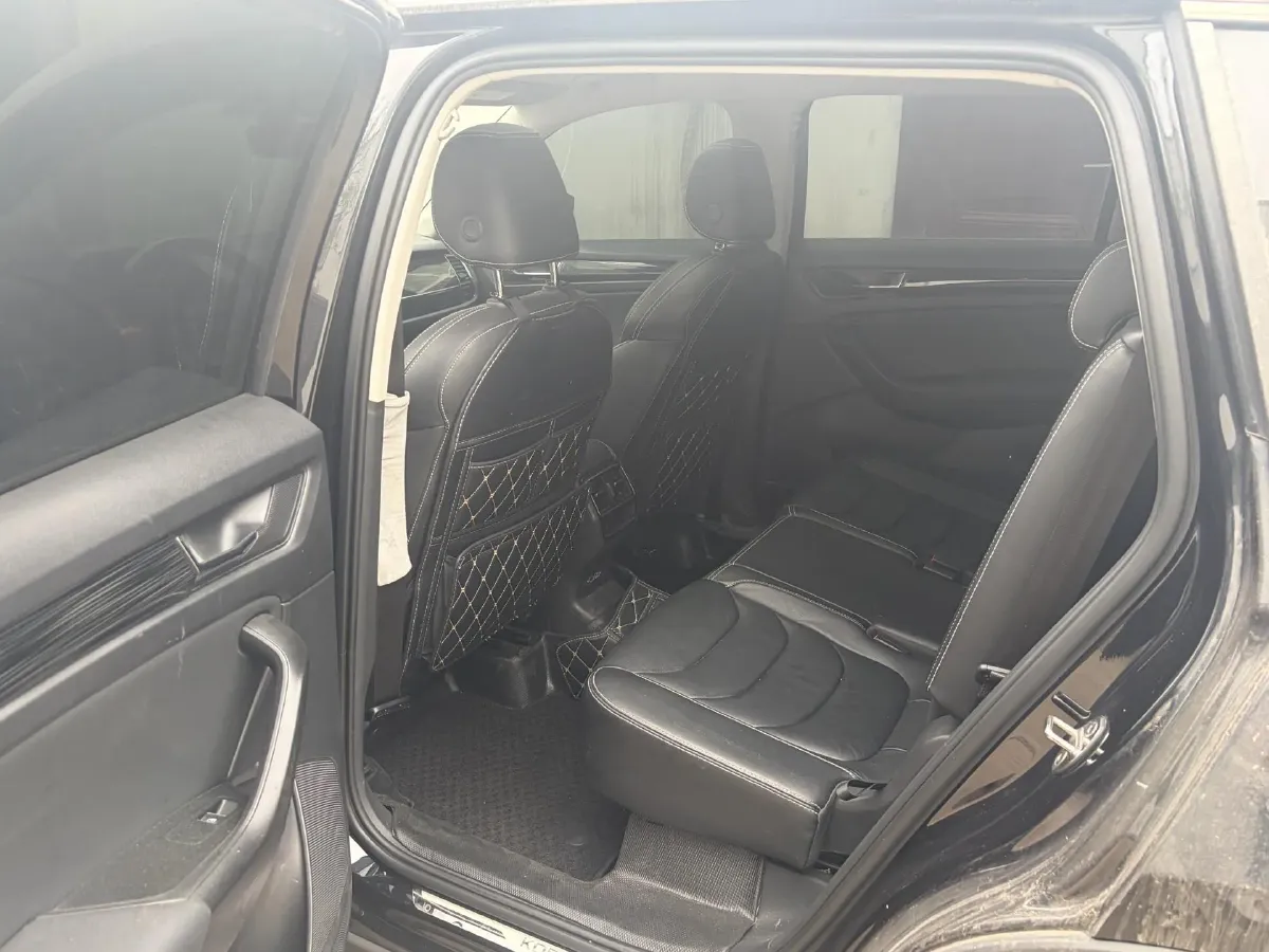 2019 Skoda Superb 2.0T 220HP L4 7DCT,autocango,china used car exporter,china ev exporter,chinese used car exporter,chinese used ev exporter