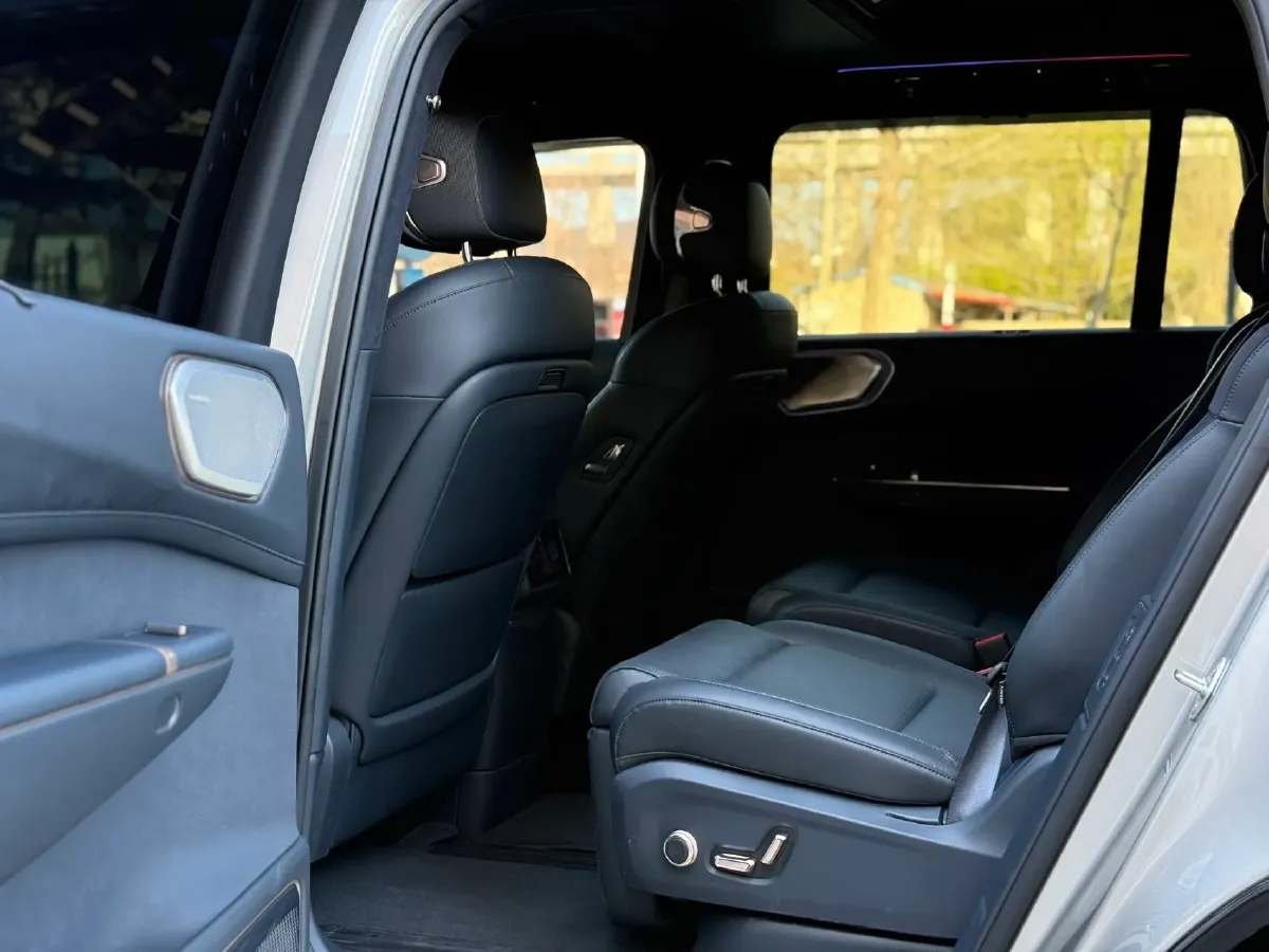 2025 LYNK&CO 900 2.0T 254HP L4 3DHT PHEV,autocango,china used car exporter,china ev exporter,chinese used car exporter,chinese used ev exporter