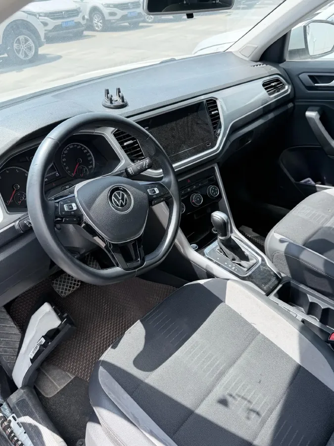 2022 Volkswagen T-Roc 1.4T 150HP L4 7DCT,autocango,china used car exporter,china ev exporter,chinese used car exporter,chinese used ev exporter