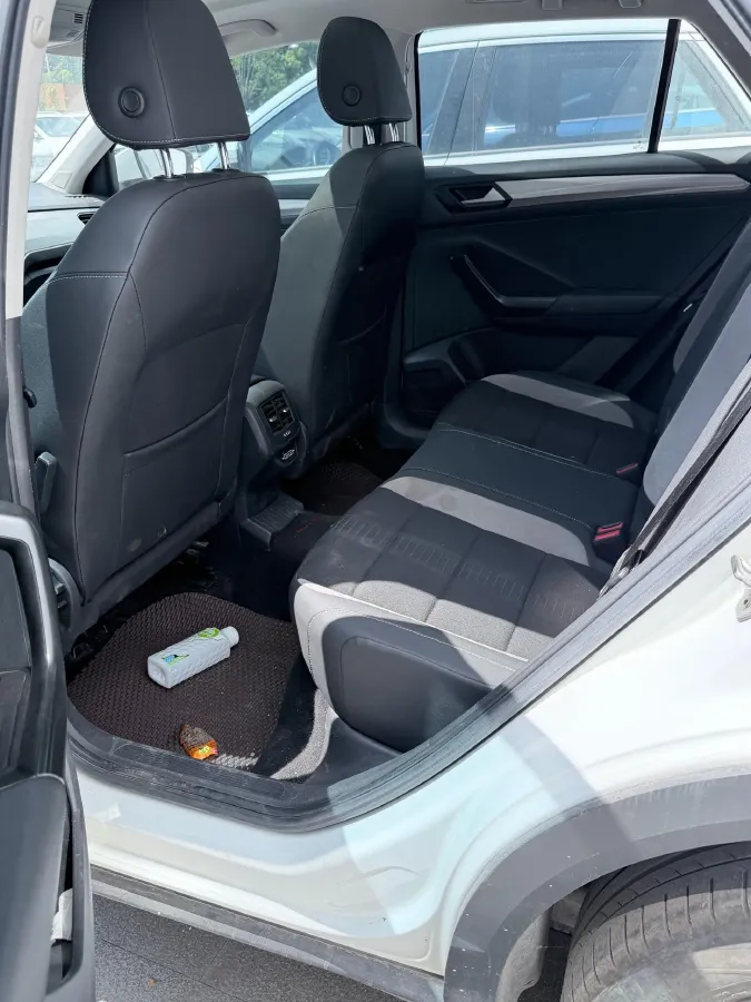 2022 Volkswagen T-Roc 1.4T 150HP L4 7DCT,autocango,china used car exporter,china ev exporter,chinese used car exporter,chinese used ev exporter