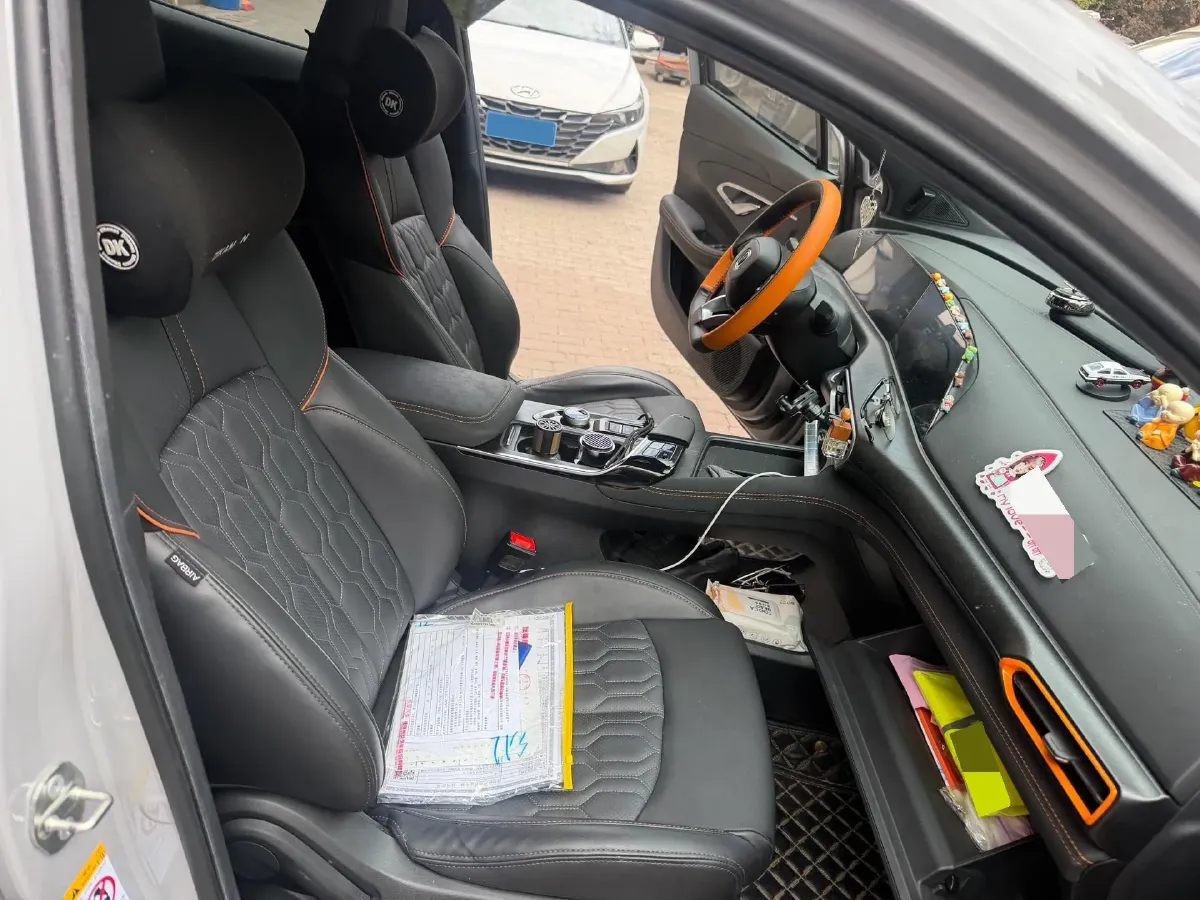 2022 ChangAn UNI-T 1.5T 188HP L4 7DCT,autocango,china used car exporter,china ev exporter,chinese used car exporter,chinese used ev exporter