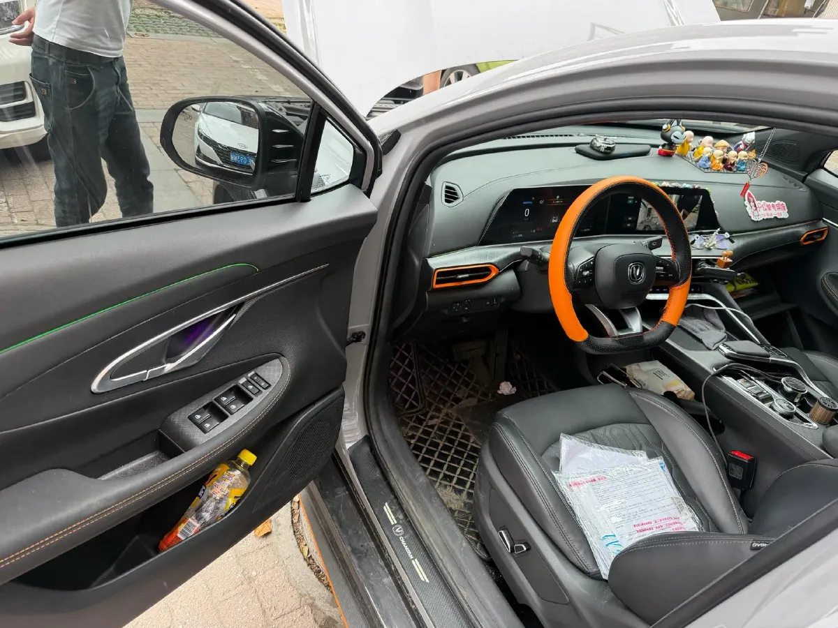 2022 ChangAn UNI-T 1.5T 188HP L4 7DCT,autocango,china used car exporter,china ev exporter,chinese used car exporter,chinese used ev exporter