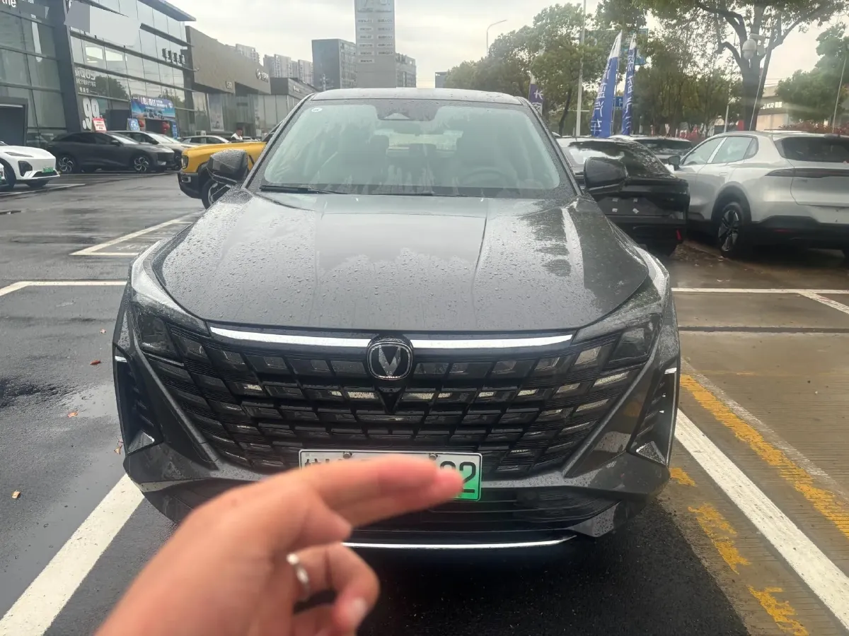 2024 ChangAn UNI-Z 1.5L 98HP L4 E-CVT PHEV 18.4KWH,autocango,china used car exporter,china ev exporter,chinese used car exporter,chinese used ev exporter