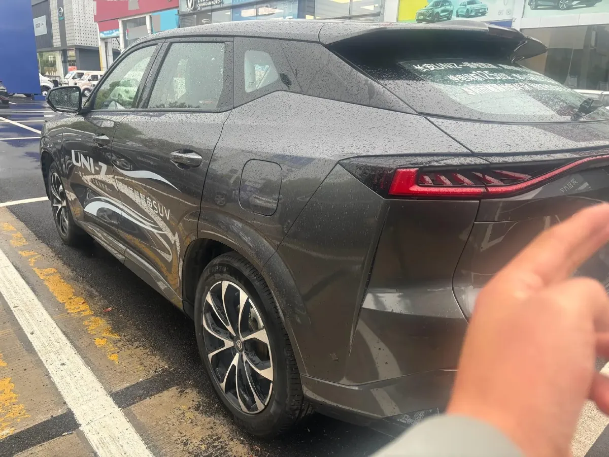 2024 ChangAn UNI-Z 1.5L 98HP L4 E-CVT PHEV 18.4KWH,autocango,china used car exporter,china ev exporter,chinese used car exporter,chinese used ev exporter