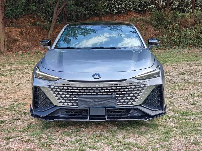 2022 ChangAn UNI-V 1.5T 188HP L4 7DCT,autocango,china used car exporter,china ev exporter,chinese used car exporter,chinese used ev exporter