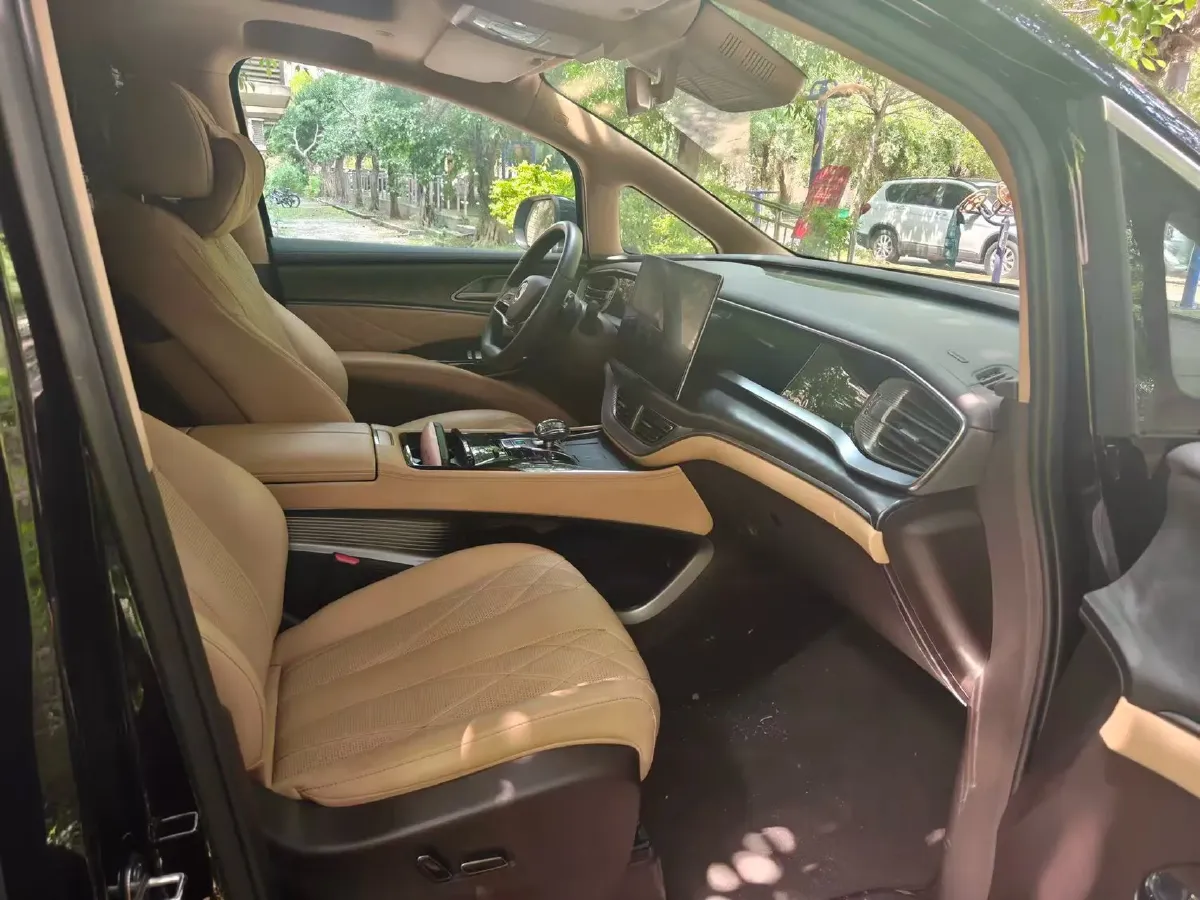 2025 Denza D9 1.5T 156HP L4 E-CVT PHEV 40KWH,autocango,china used car exporter,china ev exporter,chinese used car exporter,chinese used ev exporter