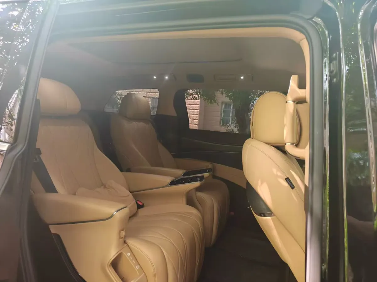 2025 Denza D9 1.5T 156HP L4 E-CVT PHEV 40KWH,autocango,china used car exporter,china ev exporter,chinese used car exporter,chinese used ev exporter