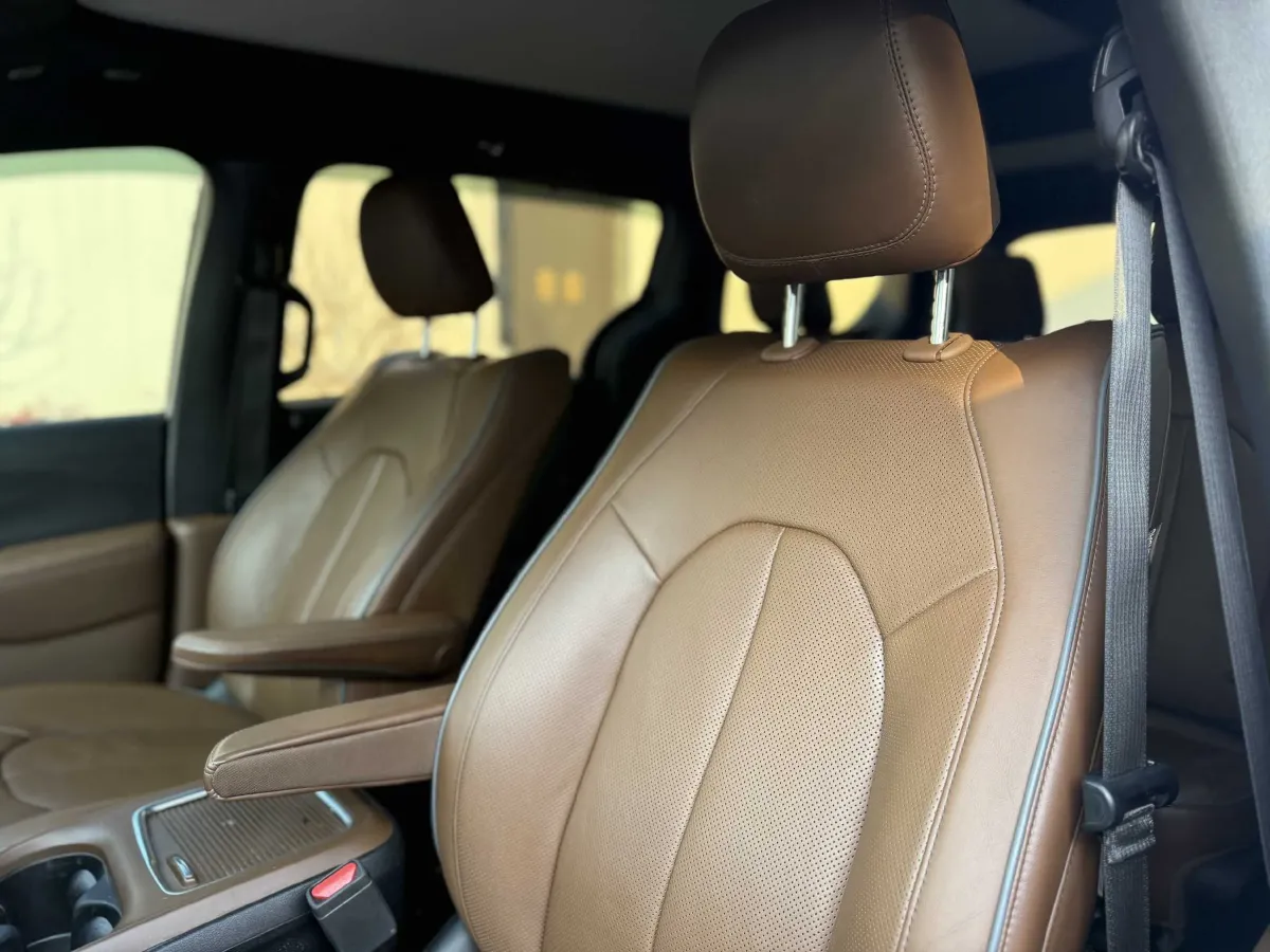 2017 Chrysler Pacifica 3.6L 279HP V6 9AT,autocango,china used car exporter,china ev exporter,chinese used car exporter,chinese used ev exporter