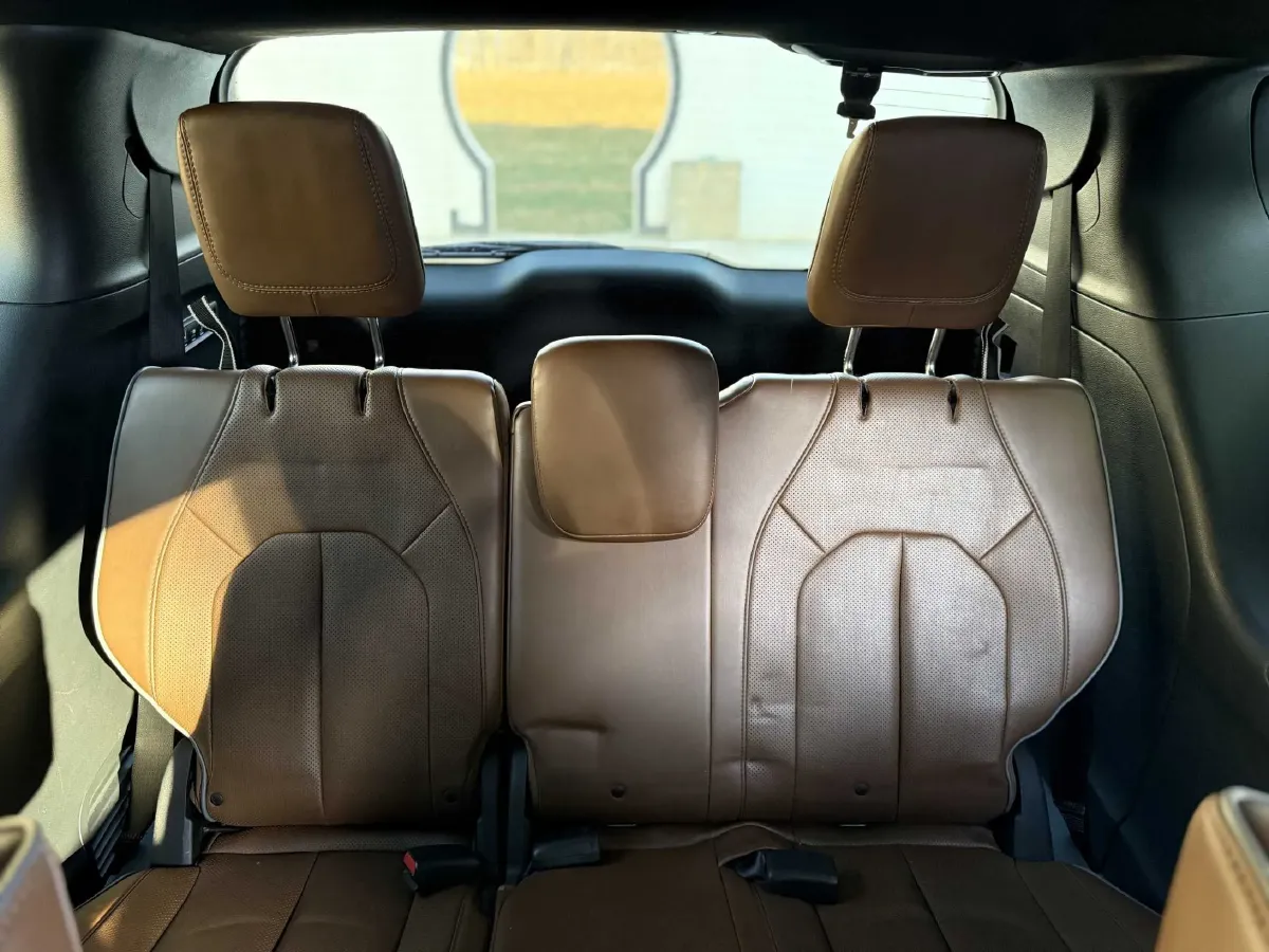 2017 Chrysler Pacifica 3.6L 279HP V6 9AT,autocango,china used car exporter,china ev exporter,chinese used car exporter,chinese used ev exporter