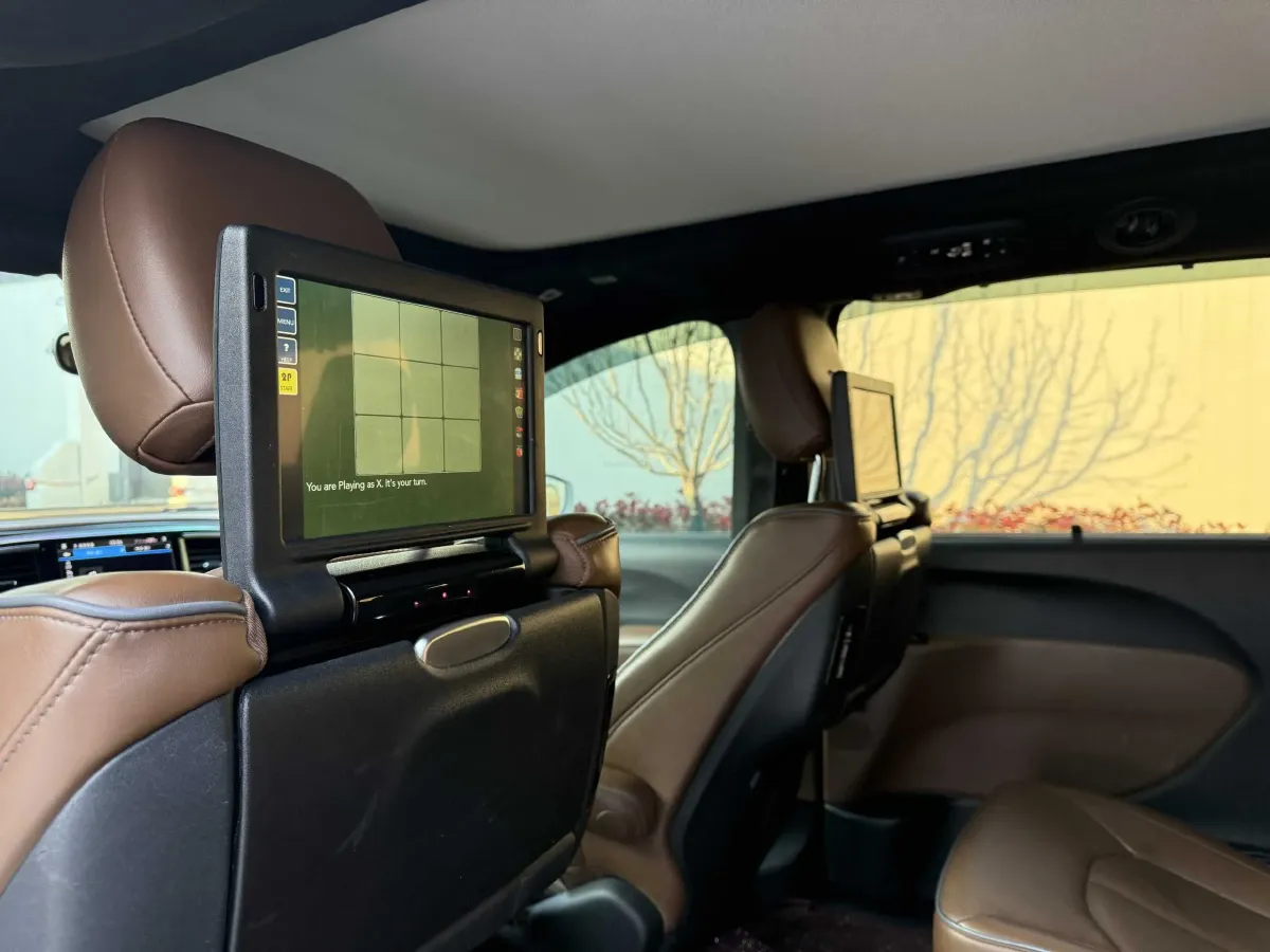 2017 Chrysler Pacifica 3.6L 279HP V6 9AT,autocango,china used car exporter,china ev exporter,chinese used car exporter,chinese used ev exporter