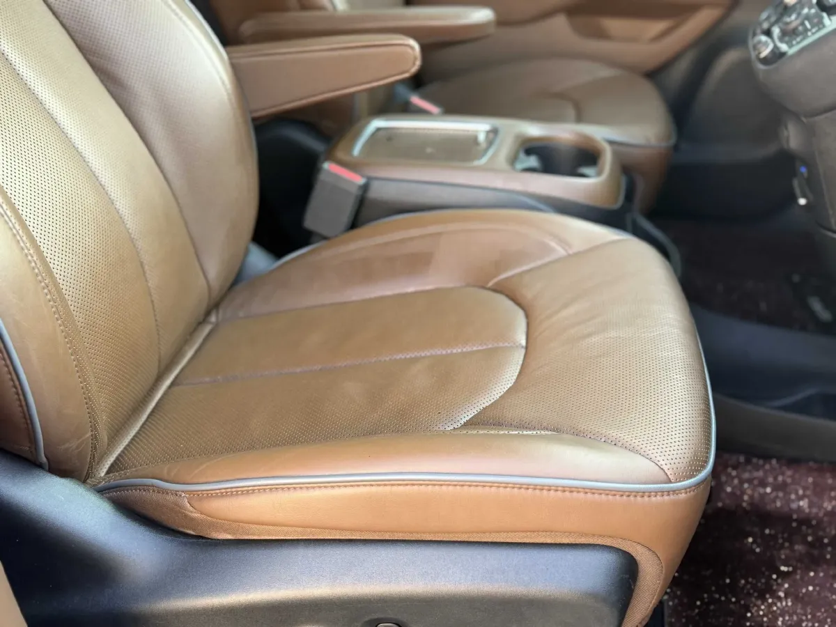 2017 Chrysler Pacifica 3.6L 279HP V6 9AT,autocango,china used car exporter,china ev exporter,chinese used car exporter,chinese used ev exporter