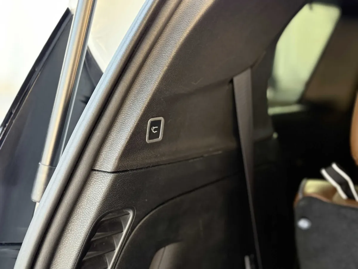 2017 Chrysler Pacifica 3.6L 279HP V6 9AT,autocango,china used car exporter,china ev exporter,chinese used car exporter,chinese used ev exporter