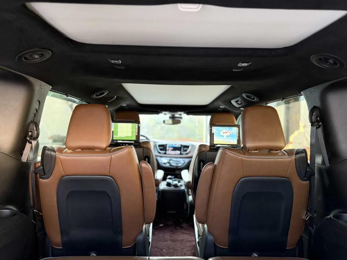 2017 Chrysler Pacifica 3.6L 279HP V6 9AT,autocango,china used car exporter,china ev exporter,chinese used car exporter,chinese used ev exporter