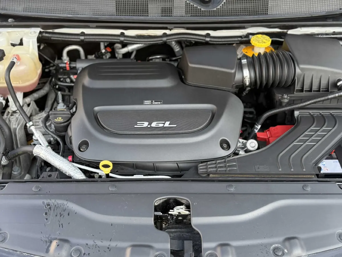 2017 Chrysler Pacifica 3.6L 279HP V6 9AT,autocango,china used car exporter,china ev exporter,chinese used car exporter,chinese used ev exporter