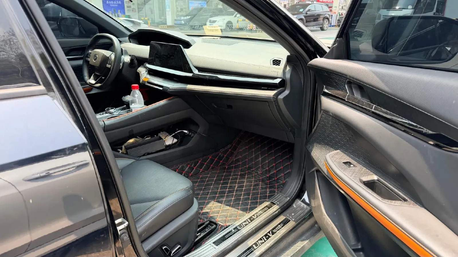 2023 ChangAn UNI-V 1.5T 188HP L4 7DCT,autocango,china used car exporter,china ev exporter,chinese used car exporter,chinese used ev exporter