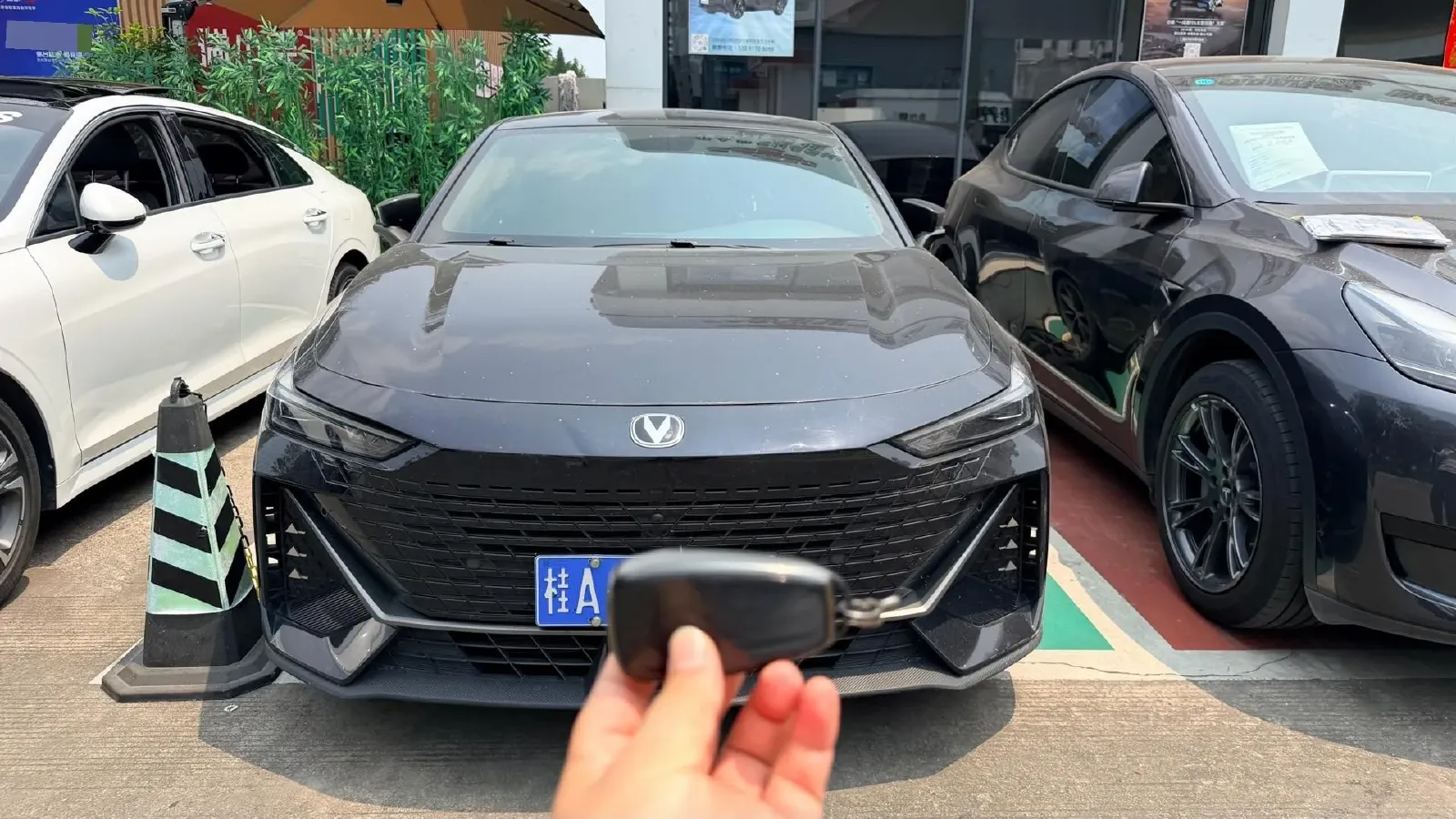 2023 ChangAn UNI-V 1.5T 188HP L4 7DCT,autocango,china used car exporter,china ev exporter,chinese used car exporter,chinese used ev exporter