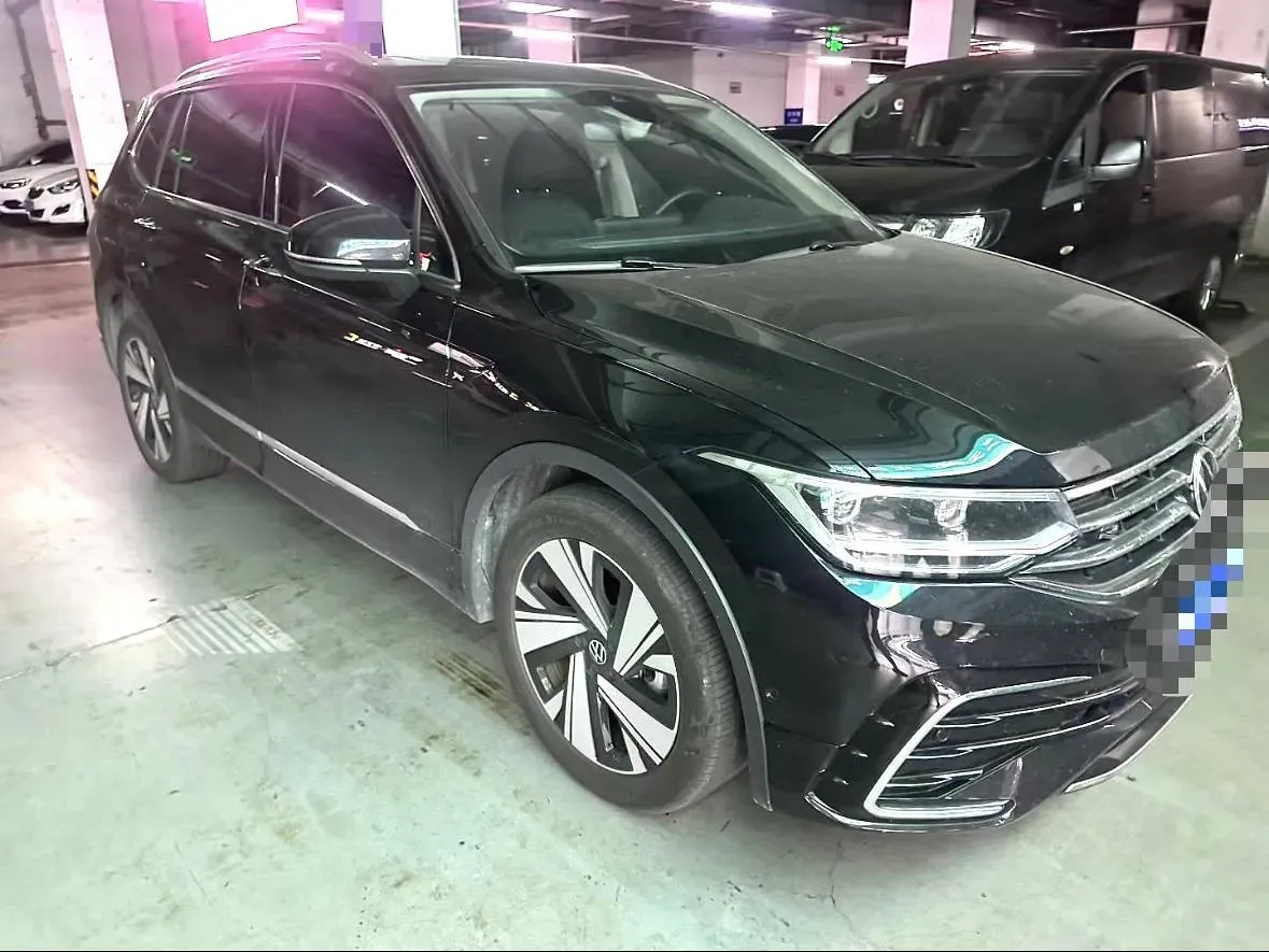 2023 Volkswagen Tiguan L 2.0T 186HP L4 7DCT,autocango,china used car exporter,china ev exporter,chinese used car exporter,chinese used ev exporter