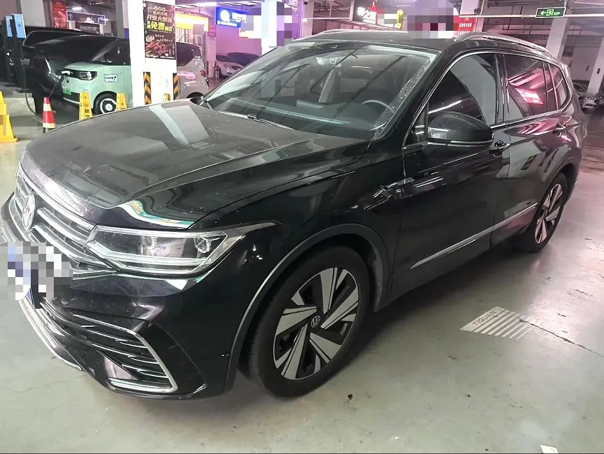2023 Volkswagen Tiguan L 2.0T 186HP L4 7DCT,autocango,china used car exporter,china ev exporter,chinese used car exporter,chinese used ev exporter