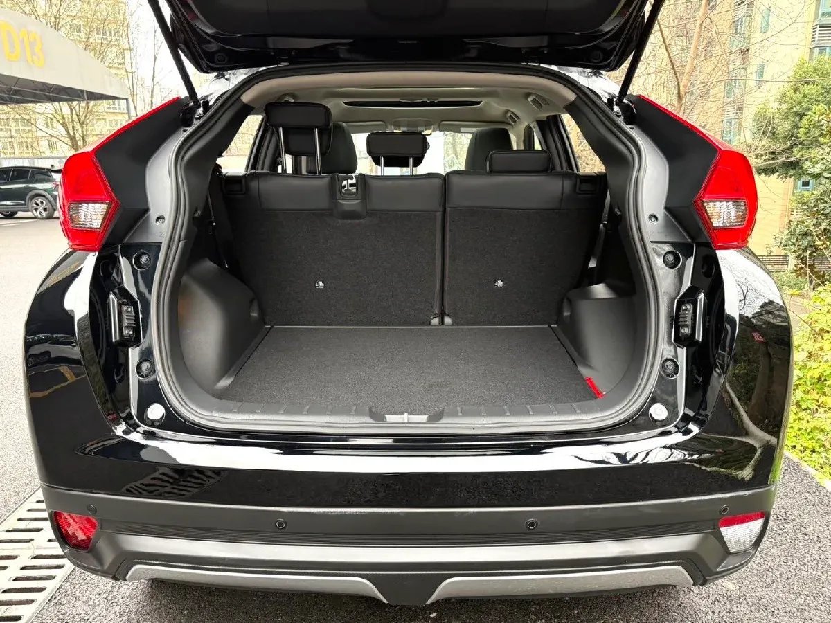 2021 Mitsubishi Eclipse Cross 1.5T 170HP L4 CVT,autocango,china used car exporter,china ev exporter,chinese used car exporter,chinese used ev exporter