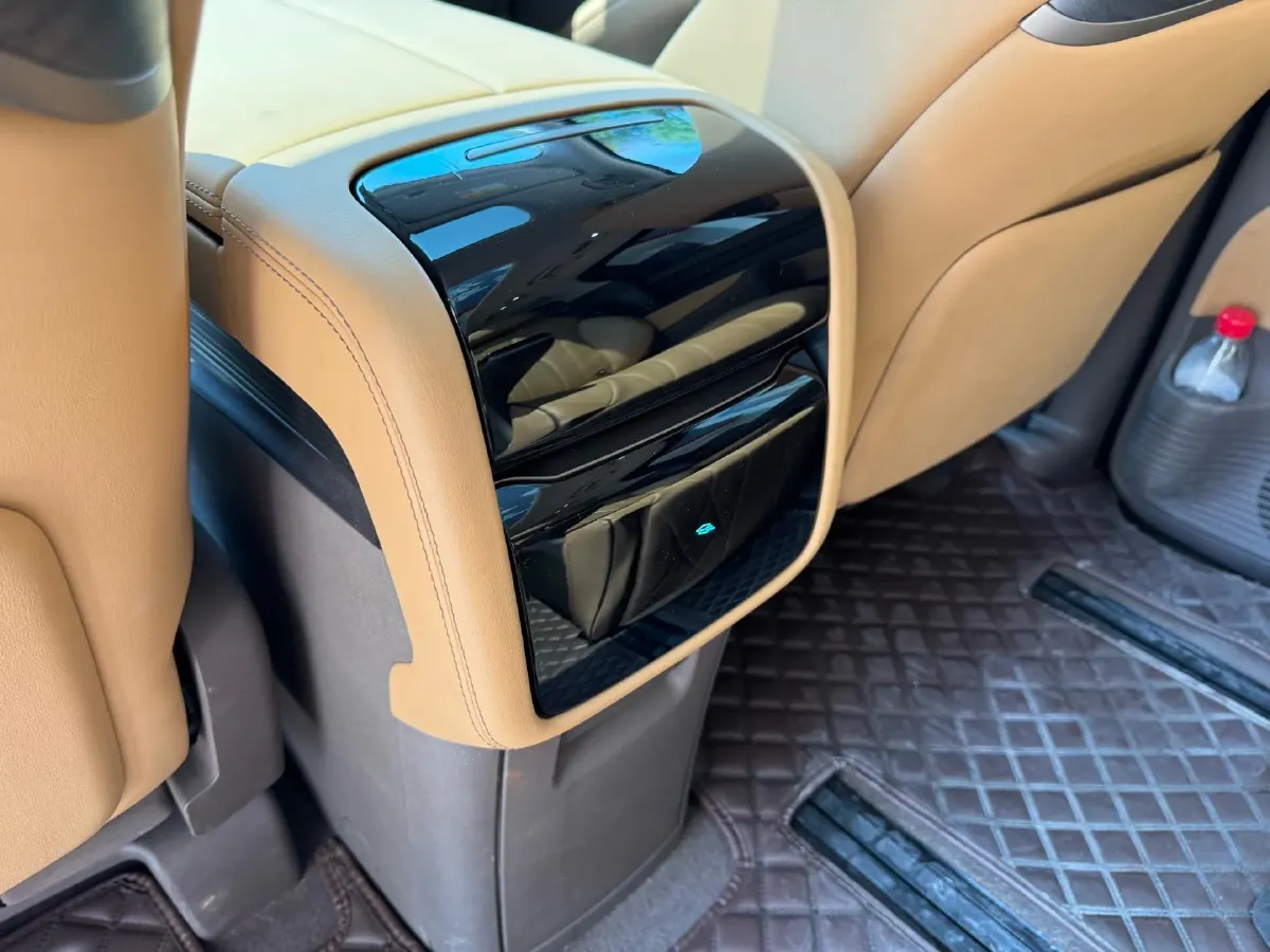 2022 HongQi HS7 3.0T 337HP V6 8AT,autocango,china used car exporter,china ev exporter,chinese used car exporter,chinese used ev exporter