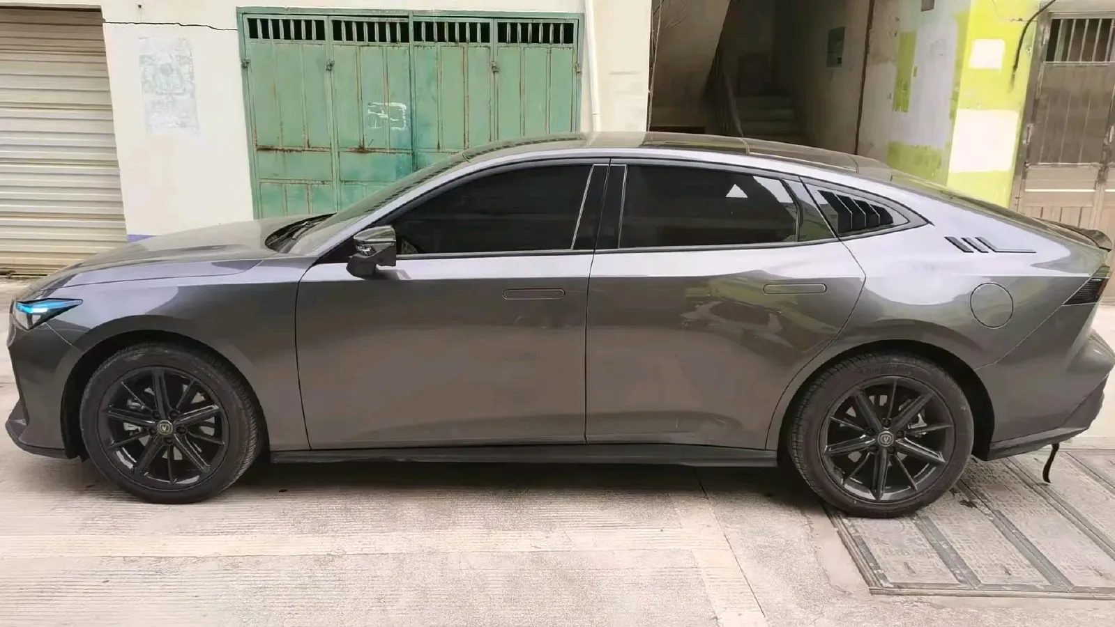 2023 ChangAn UNI-V iDD 1.5T 170HP L4 6TCT PHEV 18.4KWH,autocango,china used car exporter,china ev exporter,chinese used car exporter,chinese used ev exporter