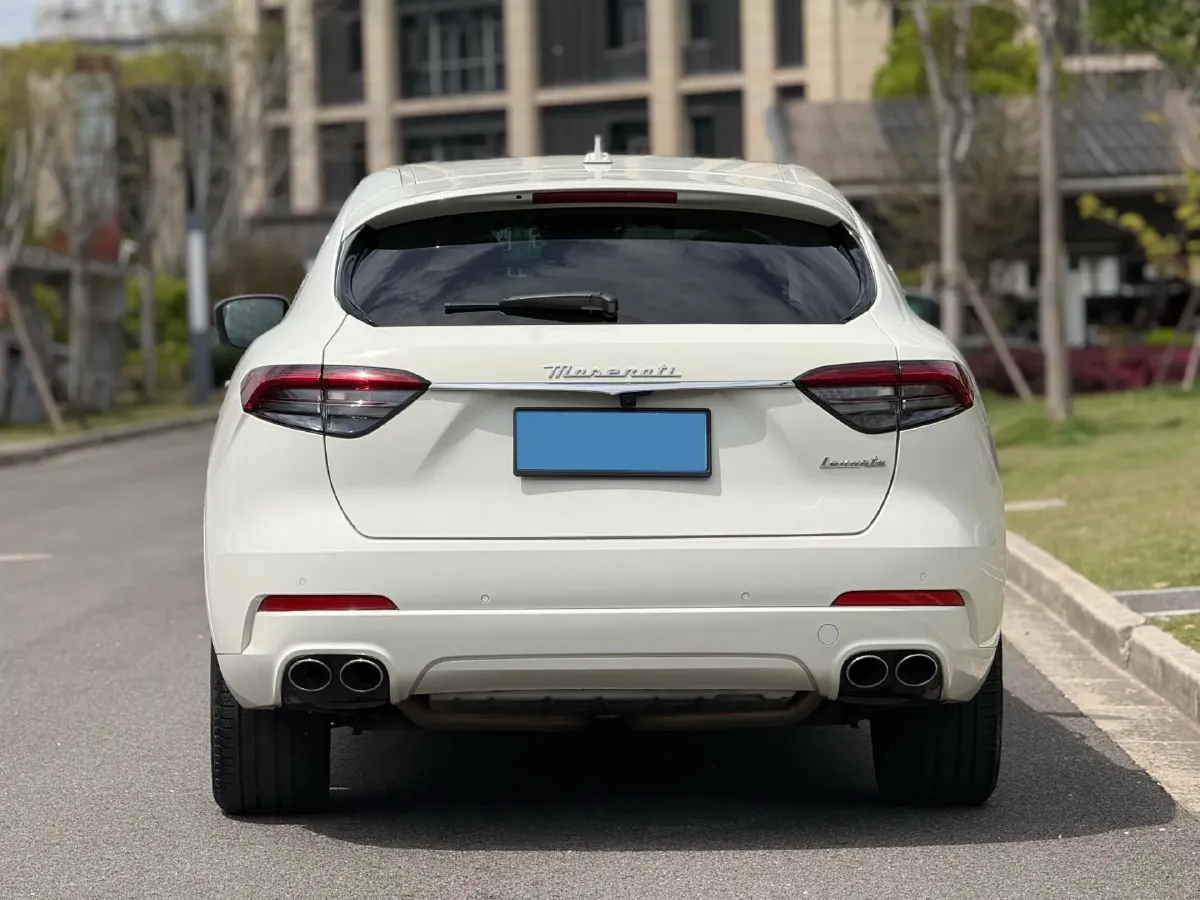 2022 Maserati Levante 2.0T 330HP L4 8AT,autocango,china used car exporter,china ev exporter,chinese used car exporter,chinese used ev exporter