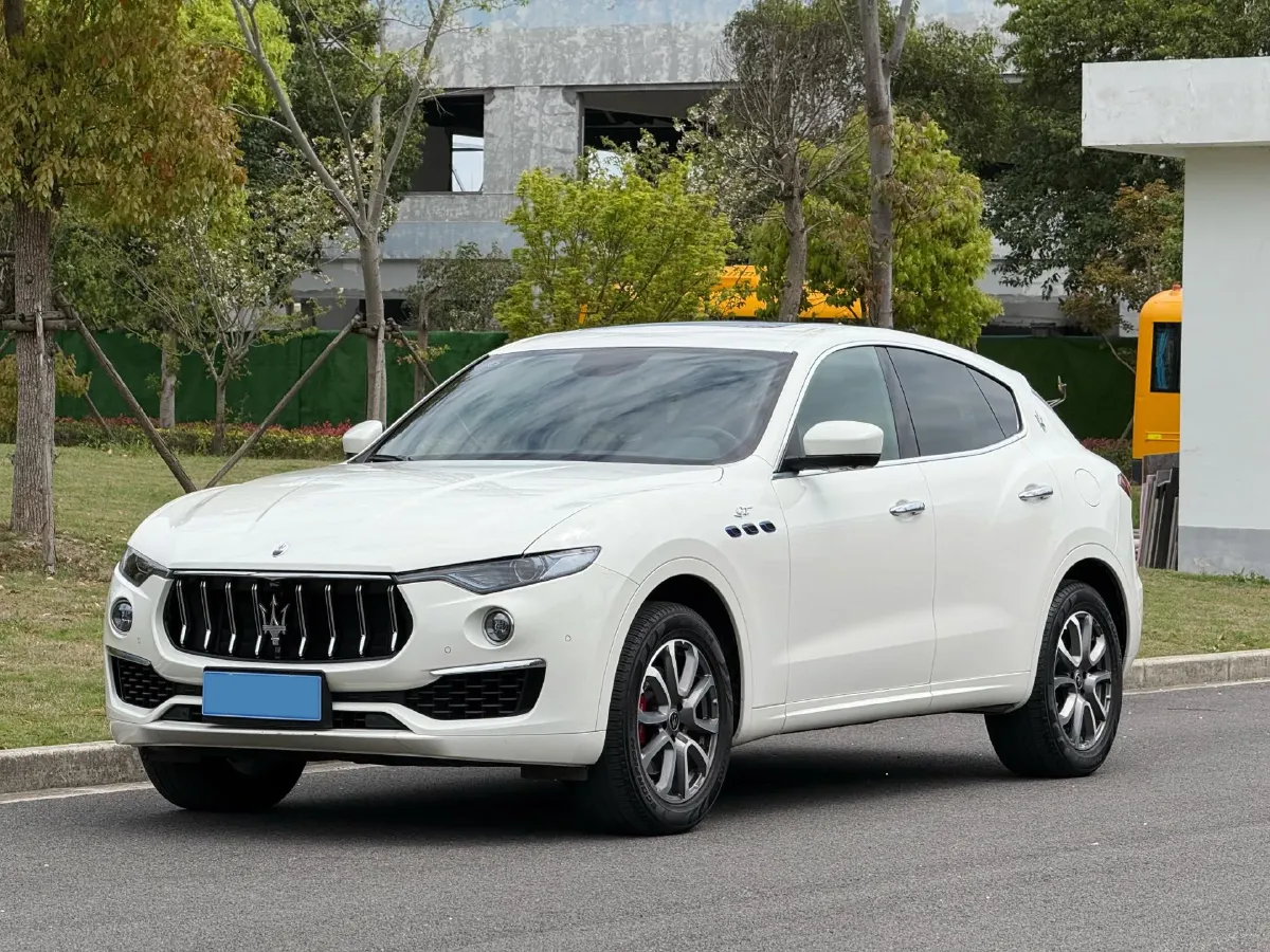 2022 Maserati Levante 2.0T 330HP L4 8AT,autocango,china used car exporter,china ev exporter,chinese used car exporter,chinese used ev exporter