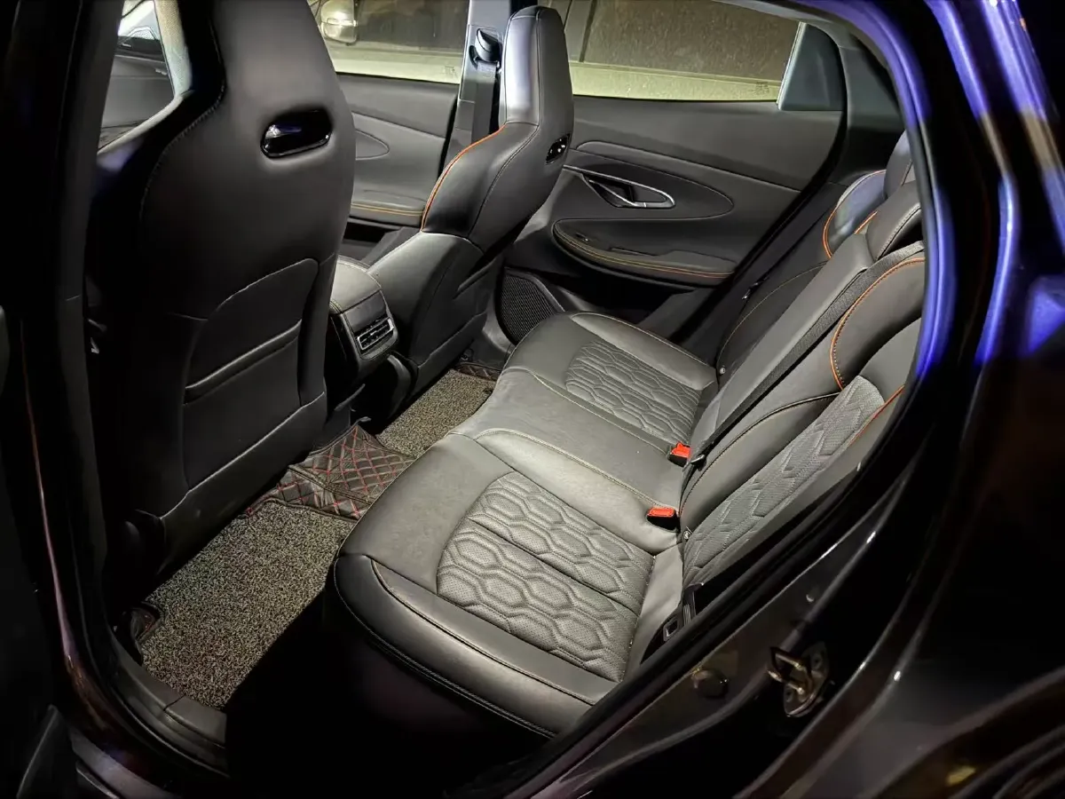 2022 ChangAn UNI-T 1.5T 188HP L4 7DCT,autocango,china used car exporter,china ev exporter,chinese used car exporter,chinese used ev exporter