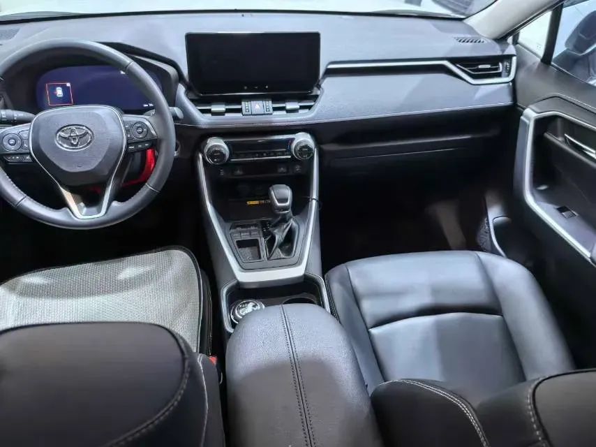 2024 Toyota RAV4 2.0L 171HP L4 CVT,autocango,china used car exporter,china ev exporter,chinese used car exporter,chinese used ev exporter