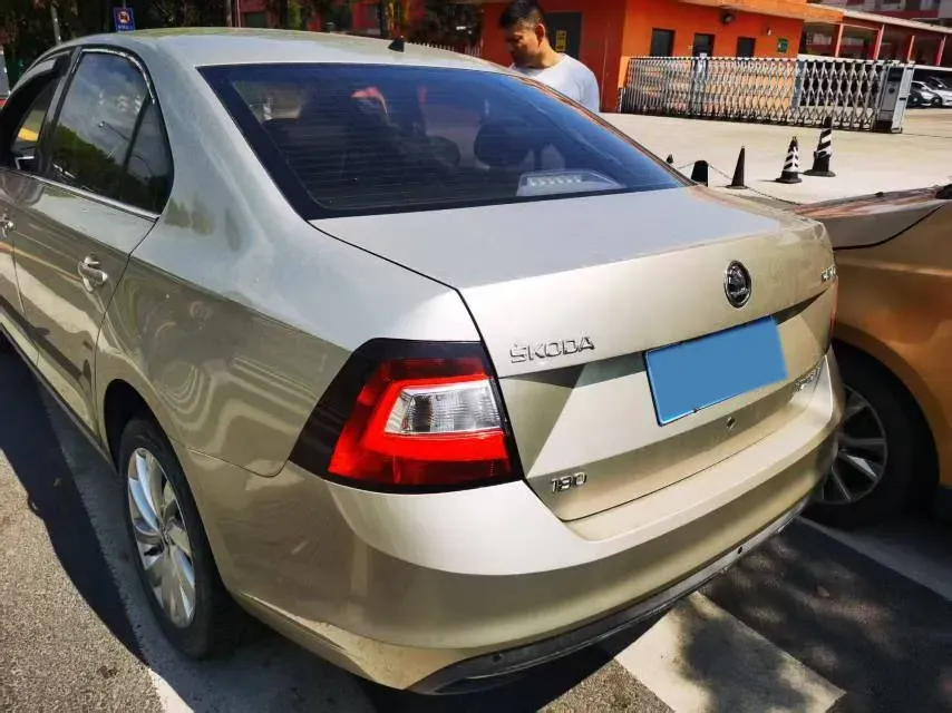 2018 Skoda Rapid 1.6L 110HP L4 5MT,autocango,china used car exporter,china ev exporter,chinese used car exporter,chinese used ev exporter