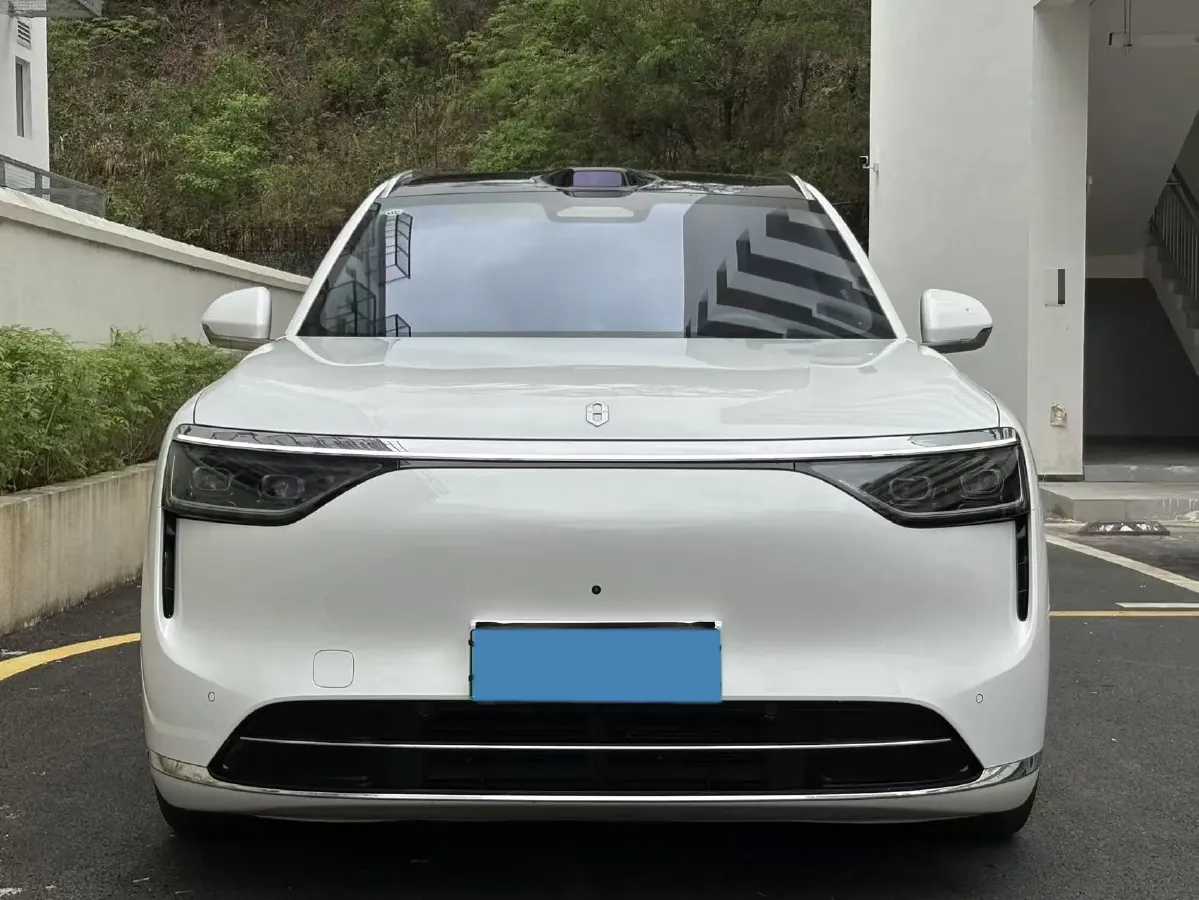 2025 AITO AITO M8 REEV 160HP REEV 53.4KWH,autocango,china used car exporter,china ev exporter,chinese used car exporter,chinese used ev exporter