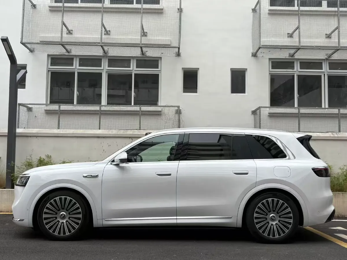 2025 AITO AITO M8 REEV 160HP REEV 53.4KWH,autocango,china used car exporter,china ev exporter,chinese used car exporter,chinese used ev exporter