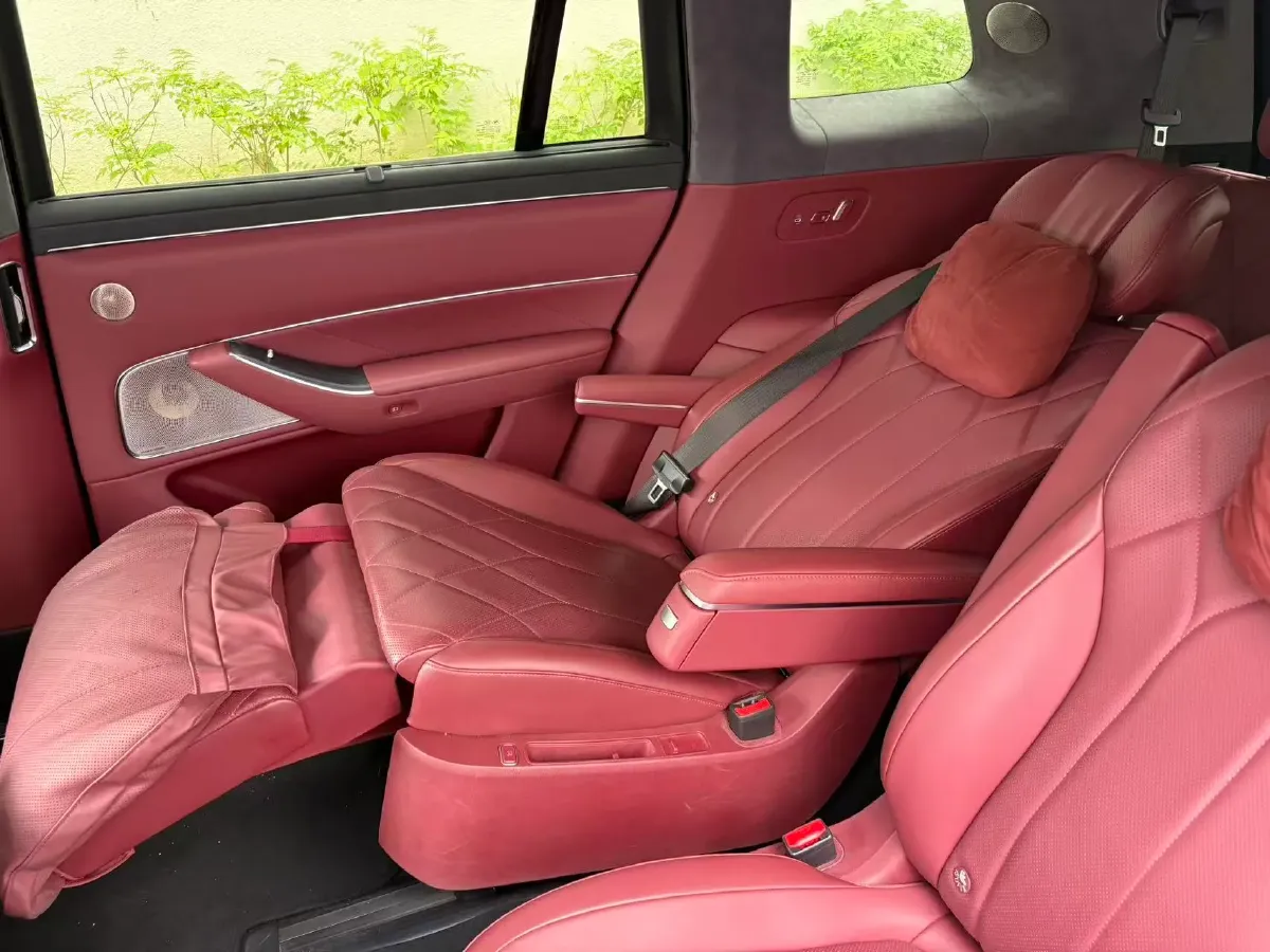 2025 AITO AITO M8 REEV 160HP REEV 53.4KWH,autocango,china used car exporter,china ev exporter,chinese used car exporter,chinese used ev exporter