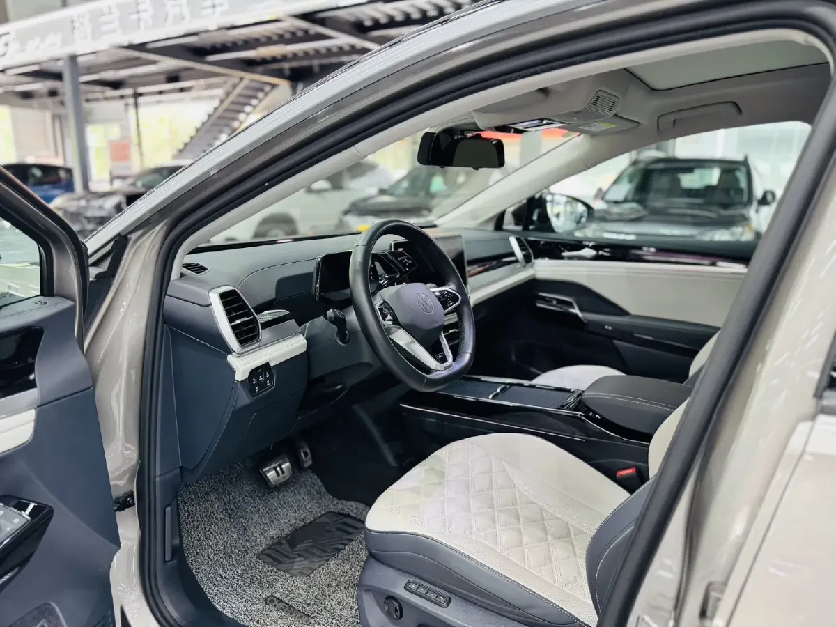2021 Volkswagen ID.6 Crozz BEV 84.8KWH,autocango,china used car exporter,china ev exporter,chinese used car exporter,chinese used ev exporter