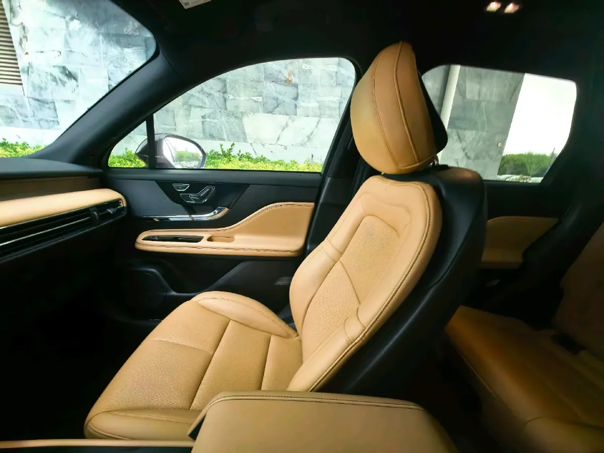 2022 Lincoln Corsair 2.0T 245HP L4 8AT,autocango,china used car exporter,china ev exporter,chinese used car exporter,chinese used ev exporter