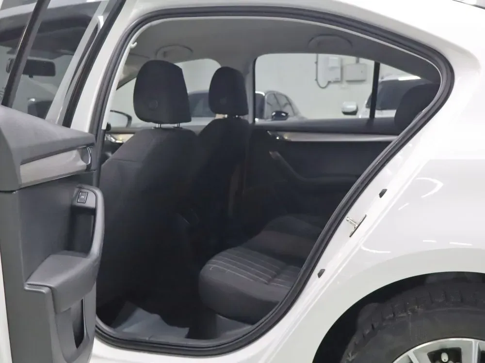 2020 Skoda Octavia 1.5L 113HP L4 6AT,autocango,china used car exporter,china ev exporter,chinese used car exporter,chinese used ev exporter