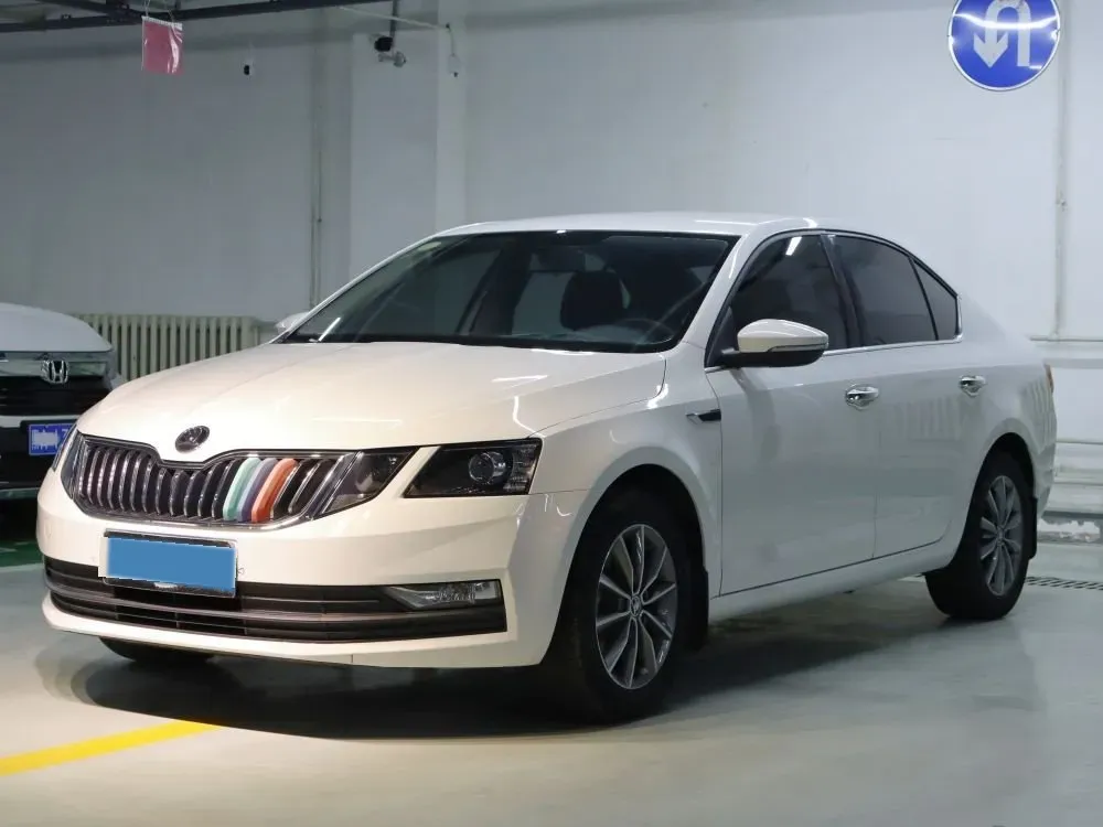 2020 Skoda Octavia 1.5L 113HP L4 6AT,autocango,china used car exporter,china ev exporter,chinese used car exporter,chinese used ev exporter