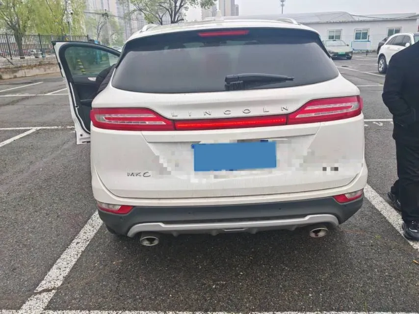 2017 Lincoln MKC 2.0T 203HP L4 6AT,autocango,china used car exporter,china ev exporter,chinese used car exporter,chinese used ev exporter