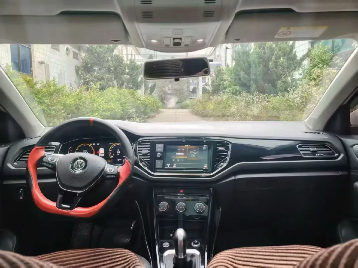 2019 Volkswagen T-Roc 1.4T 150HP L4 7DCT,autocango,china used car exporter,china ev exporter,chinese used car exporter,chinese used ev exporter
