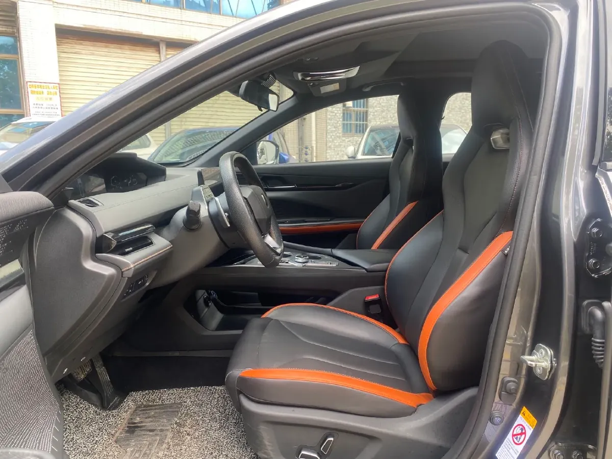 2023 ChangAn UNI-V 1.5T 188HP L4 7DCT,autocango,china used car exporter,china ev exporter,chinese used car exporter,chinese used ev exporter