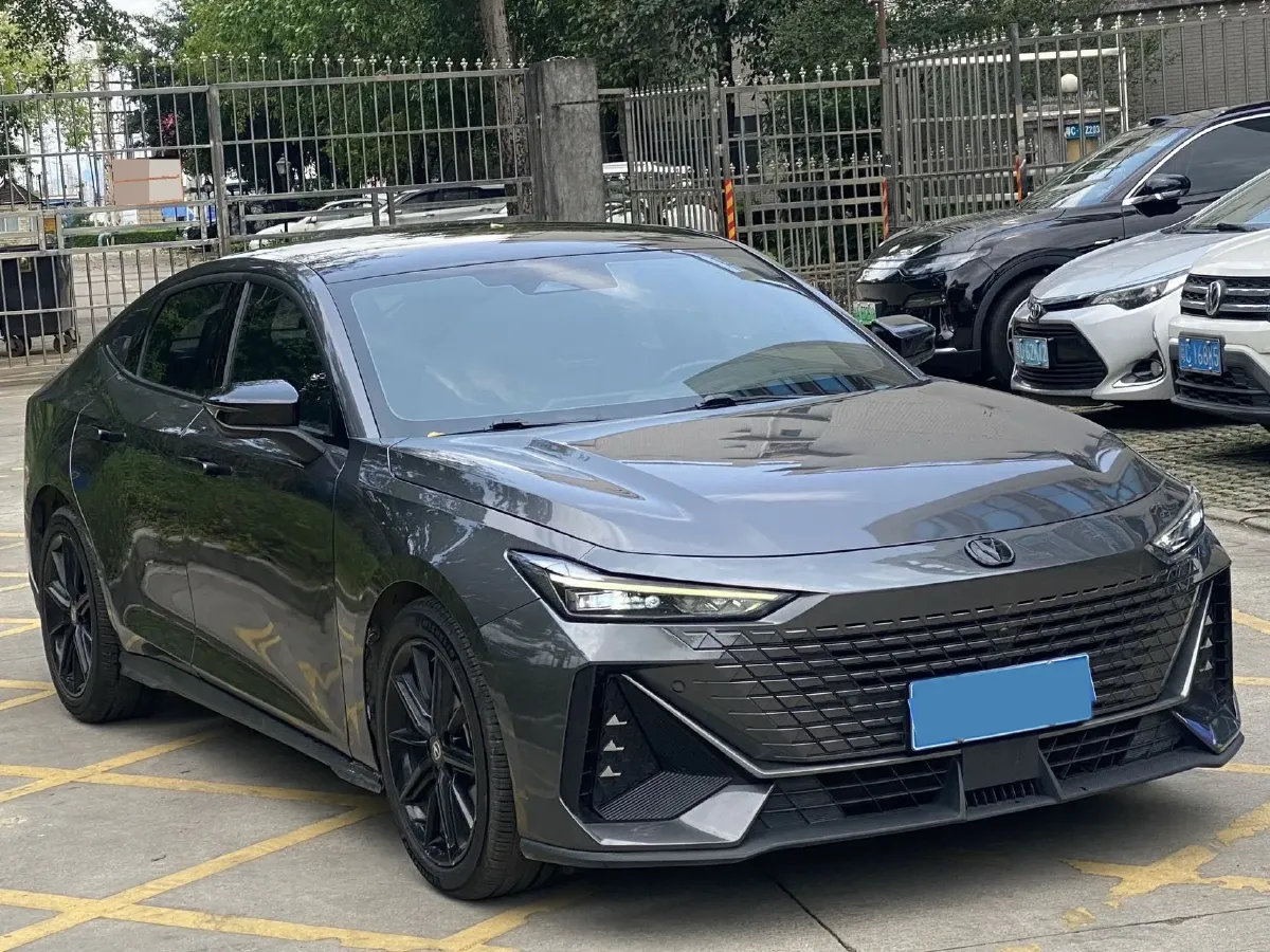 2023 ChangAn UNI-V 1.5T 188HP L4 7DCT,autocango,china used car exporter,china ev exporter,chinese used car exporter,chinese used ev exporter